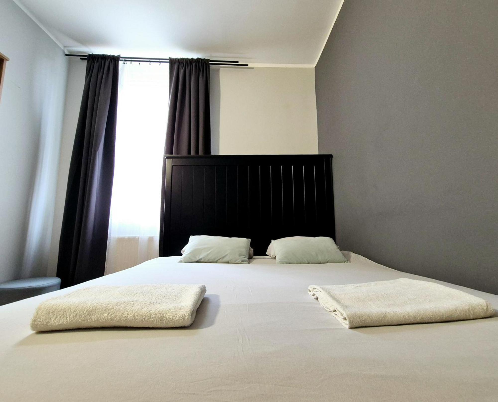 Pini Hostel - Przytulne Pokoje W Centrum Krakowa 외부 사진